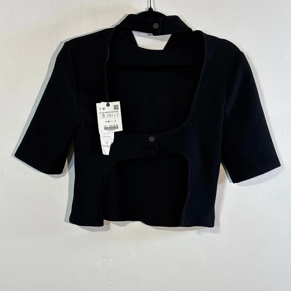 Zara Back Cut Out Crop Top Women’s Small Black Snaps Short Sleeve NWT - Picture 3 of 11
